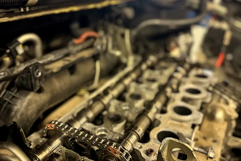 Detail motoru při diagnostice a kontrole závady